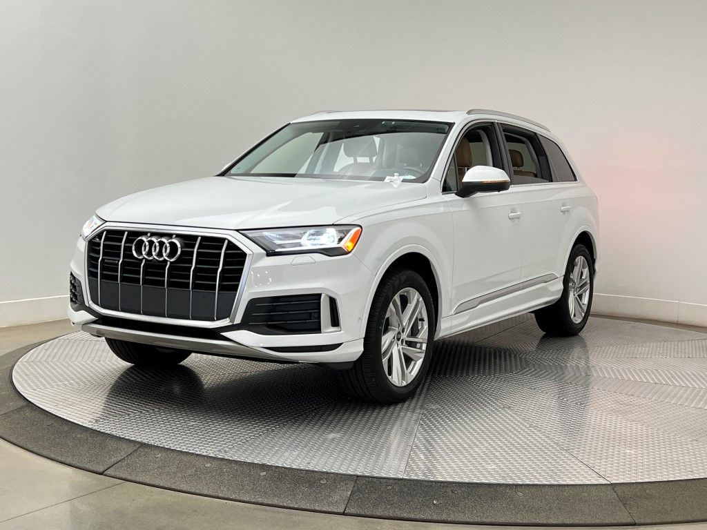 2021 Audi Q7 45 Premium photo 2