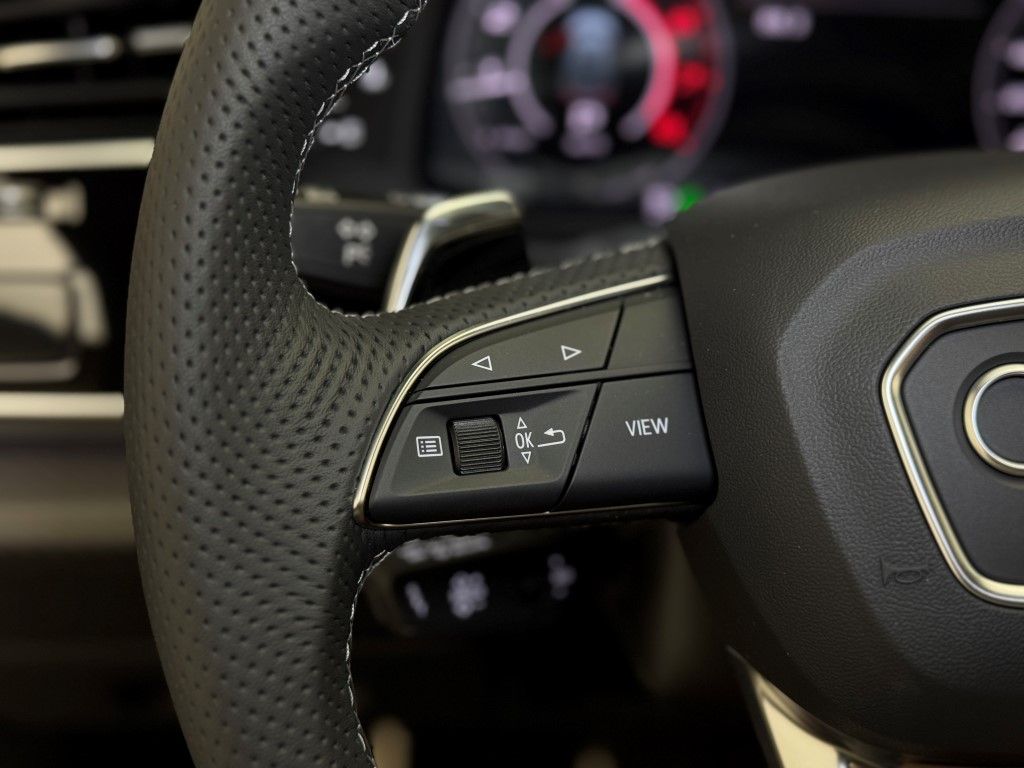 2025 Audi RS Q8 Base - Photo 43