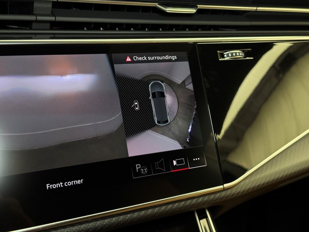 2025 Audi RS Q8 Base - Photo 47