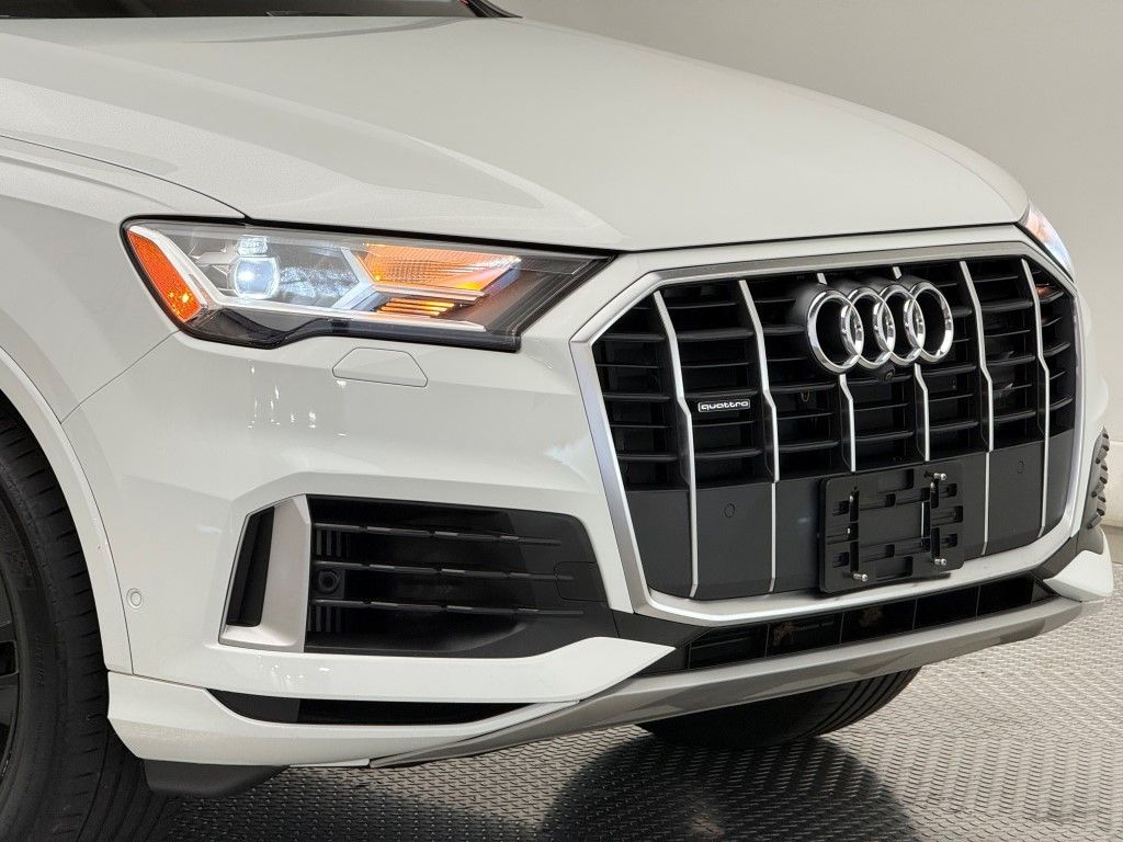 2021 Audi Q7 55 Premium Plus photo 2