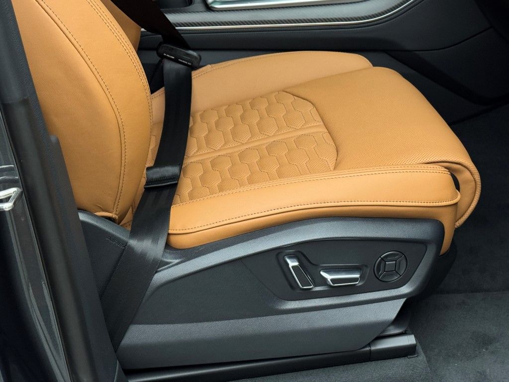 2025 Audi RS Q8 Base - Photo 21