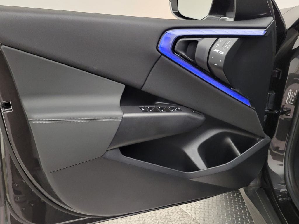 2025 BMW X3 30 - Photo 32