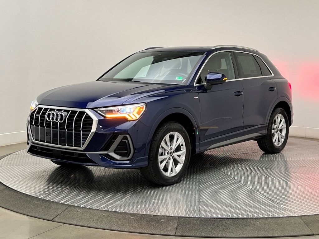 2025 Audi Q3 S line Premium Plus photo 2