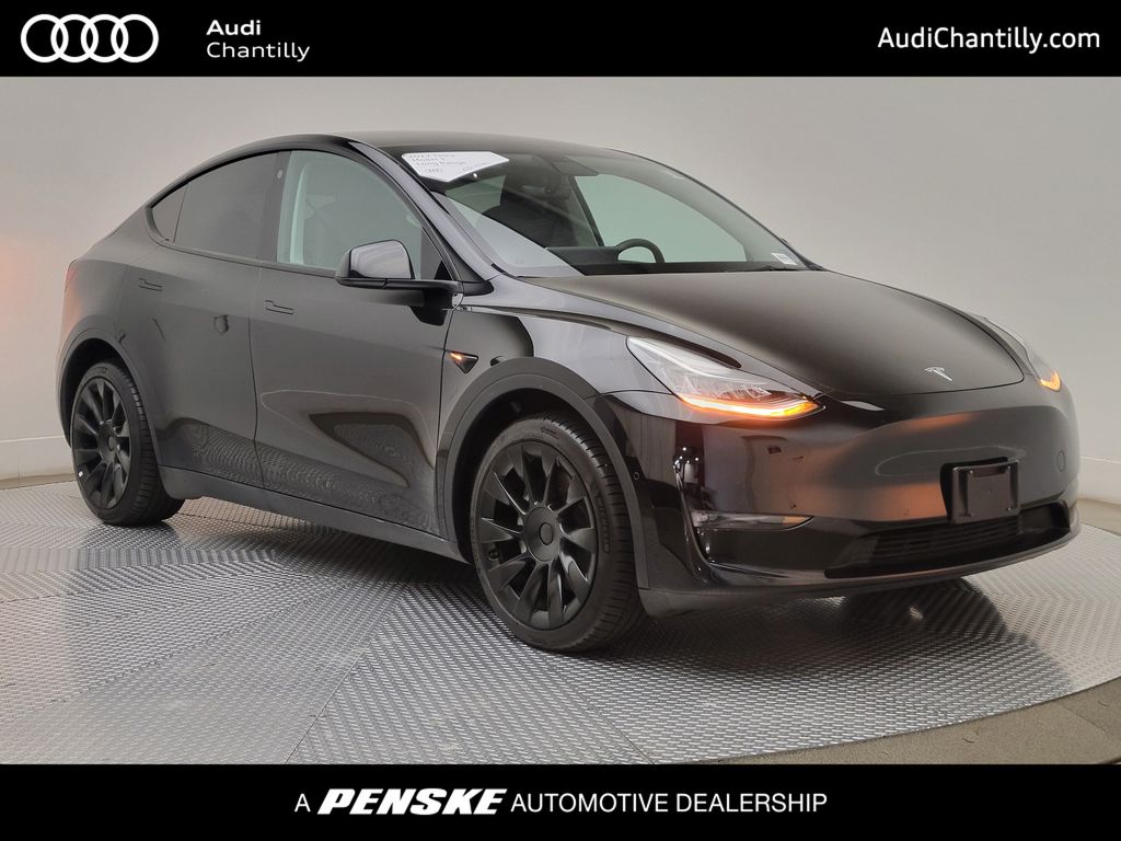 2022 Tesla Model Y Long Range Dual Motor All-Wheel Drive's photo