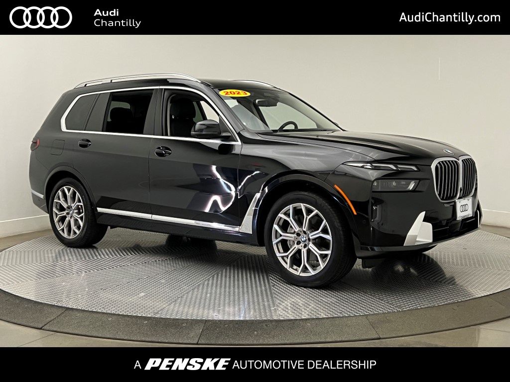 2023 BMW X7 40i's photo