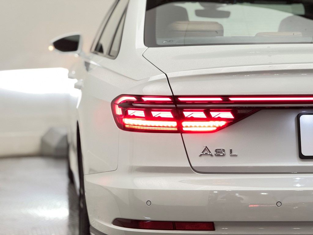 2025 Audi A8 Base - Photo 11