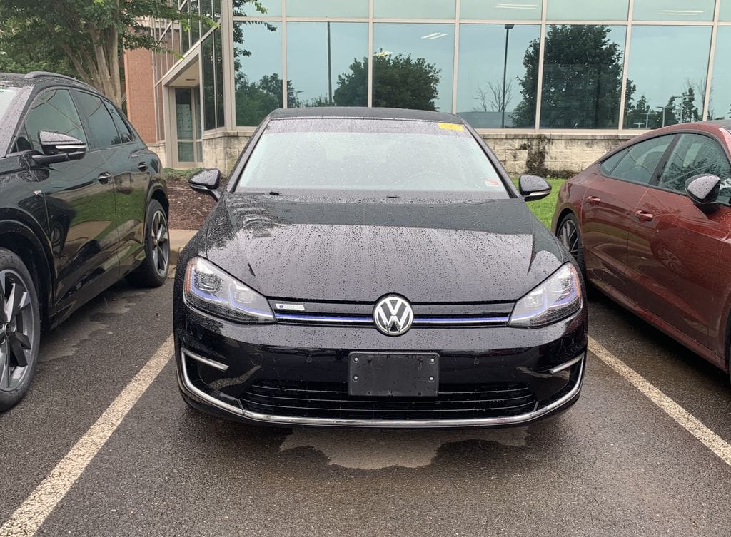 Used 2018 Volkswagen e-Golf e-Golf SEL Premium with VIN WVWPR7AU6JW906974 for sale in Chantilly, VA