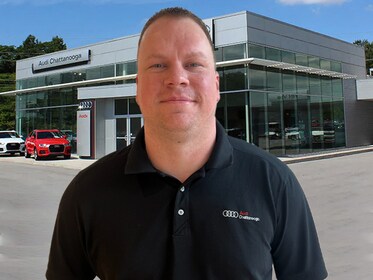 Staff member Travis Simpson from ID_3335291e08b9