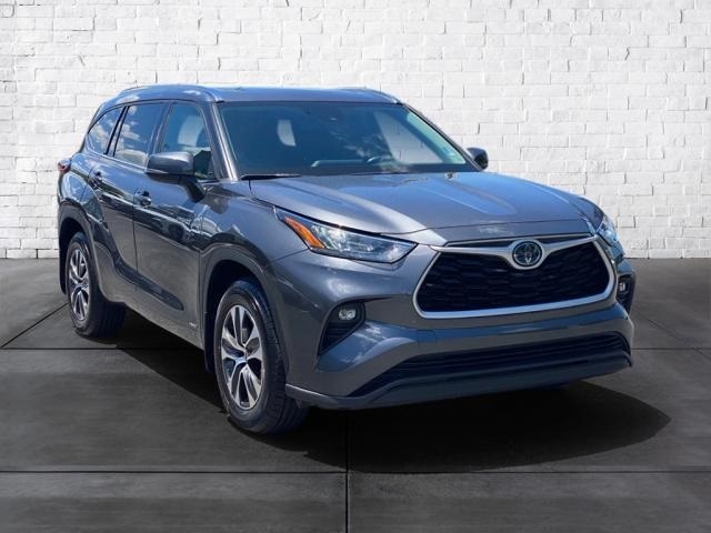 Used 2020 Toyota Highlander XLE with VIN 5TDHBRCH8LS505529 for sale in Chattanooga, TN