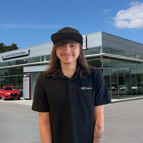 Staff member Angel Mendez from ID_3335291e08b9
