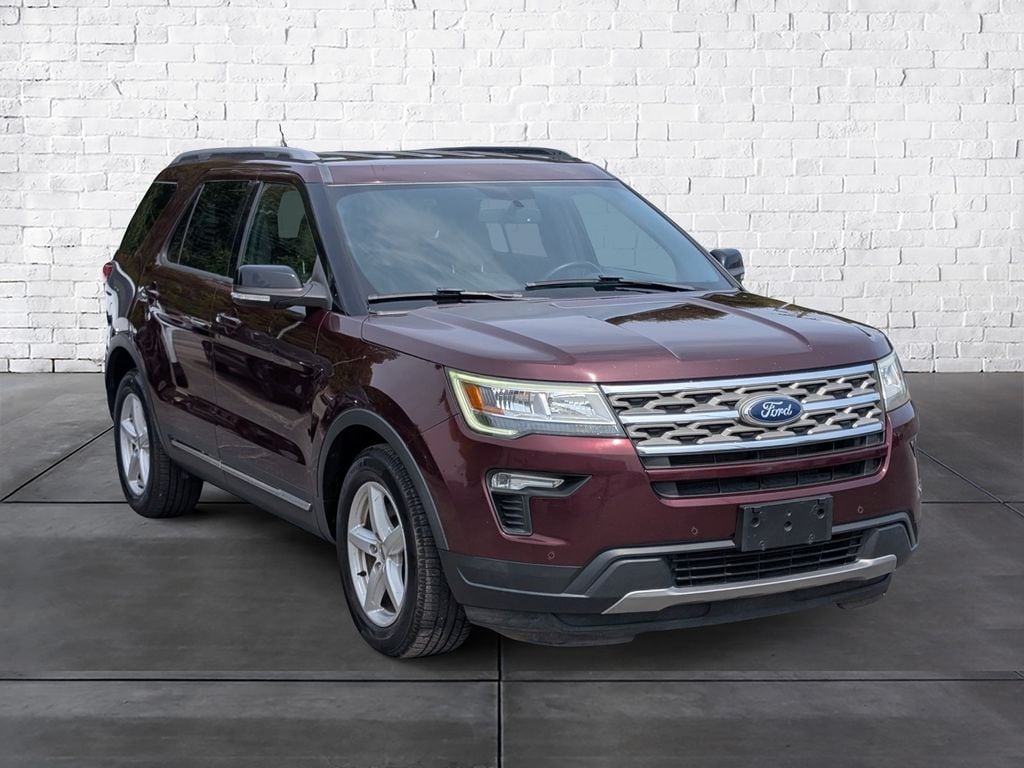 Red (Burgundy) 2018 Ford Explorer SUV / Crossover Front-Wheel Drive 6-Speed Automatic