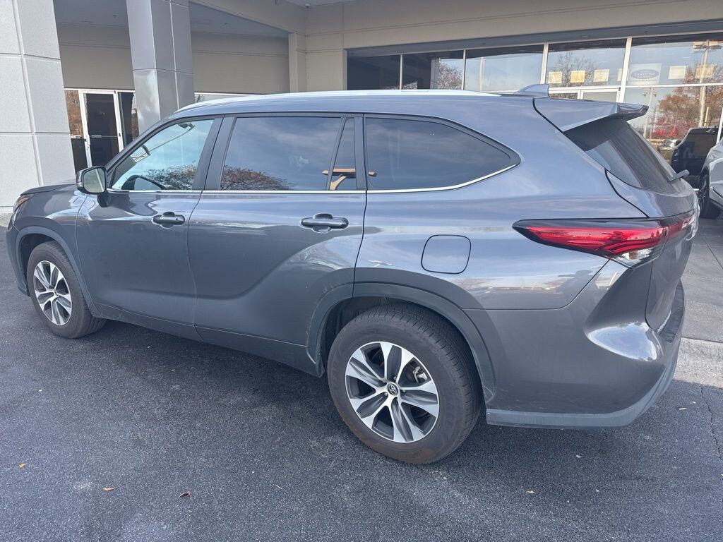 Used 2023 Toyota Highlander XLE SUV