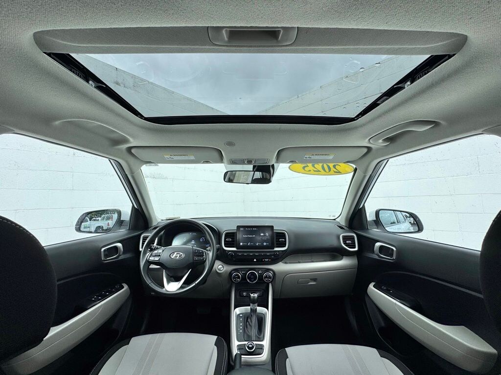 Used 2025 Hyundai Venue SEL SUV