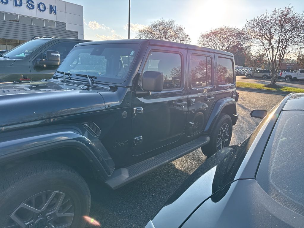 2025 Jeep Wrangler Sahara photo 2