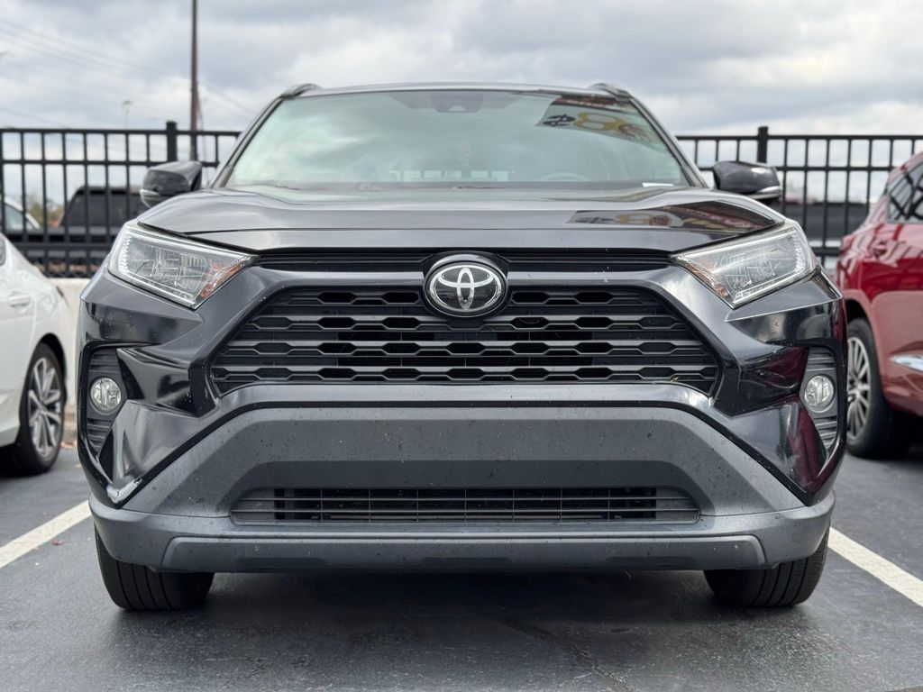 2020 Toyota RAV4 XLE photo 2