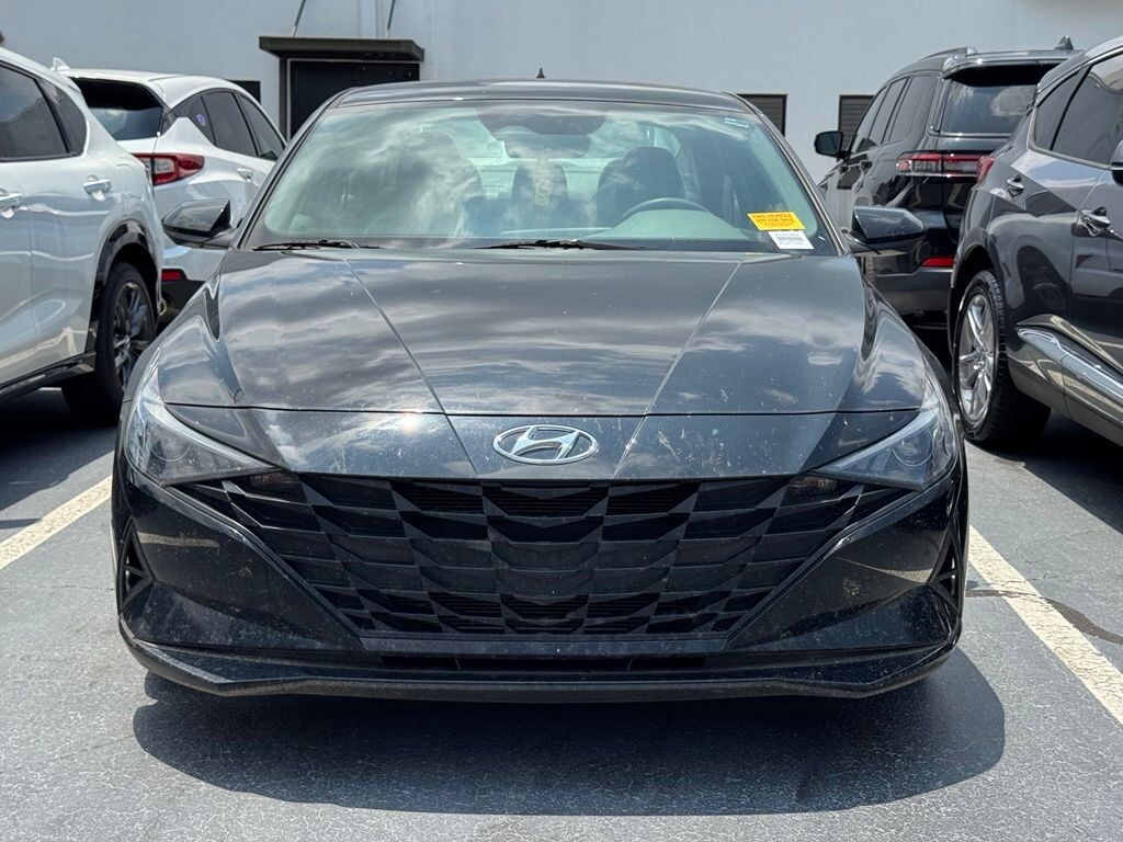 Used 2023 Hyundai Elantra SE Sedan