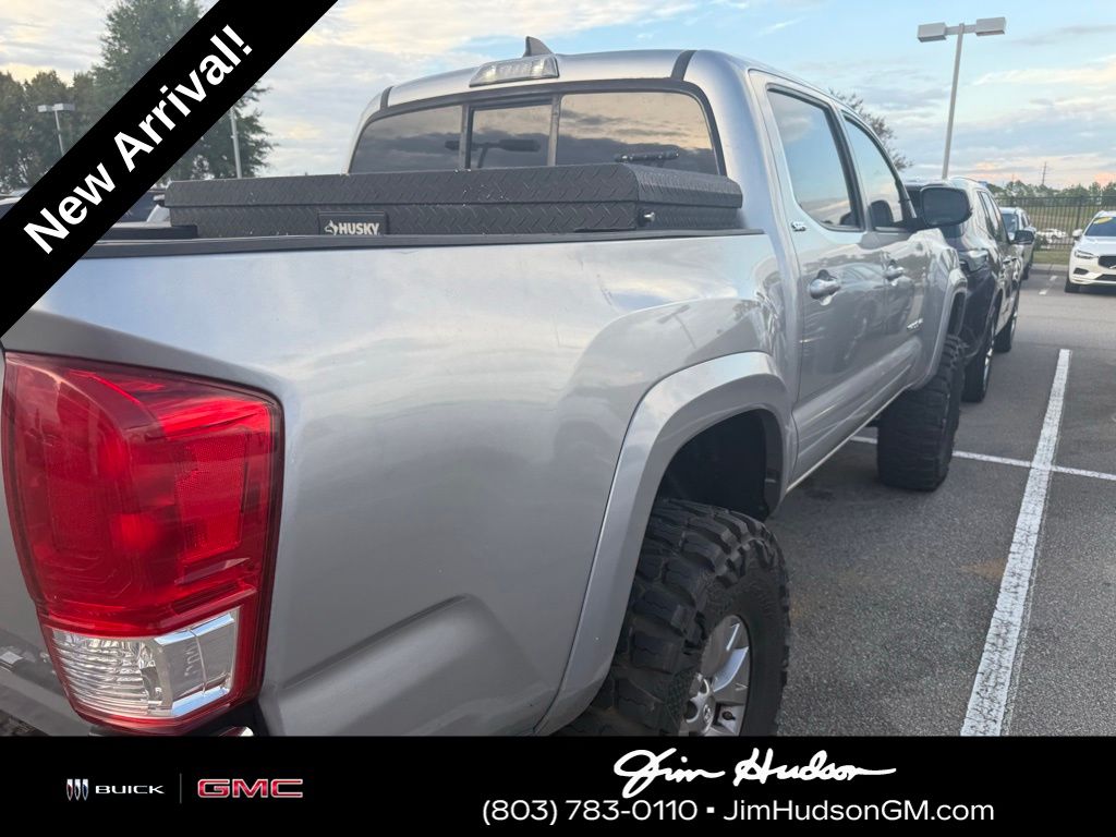 2017 Toyota Tacoma SR5 V6 photo 4