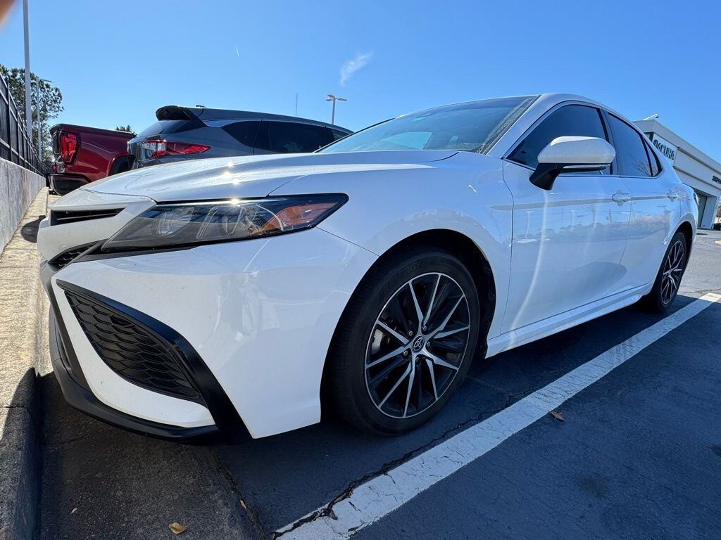 Used 2023 Toyota Camry SE Sedan