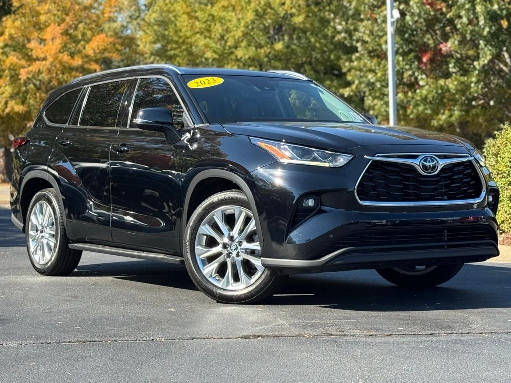 Used 2023 Toyota Highlander SUV