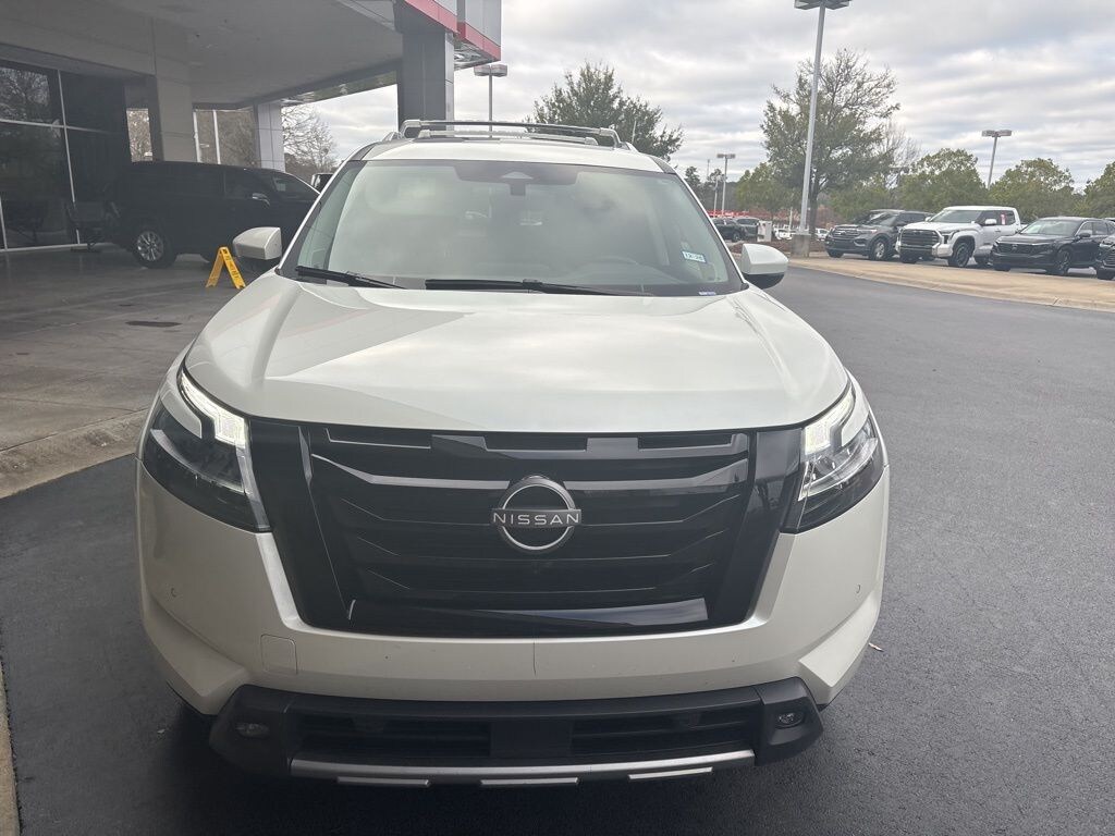 Used 2023 Nissan Pathfinder SL SUV