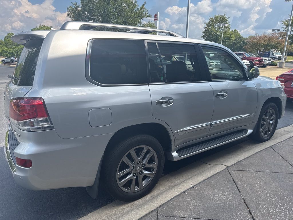 2014 Lexus LX 570 photo 2