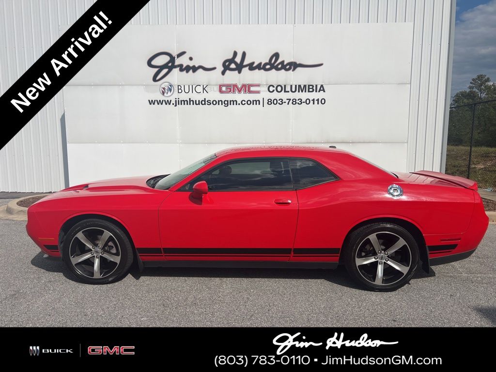 2019 Dodge Challenger SXT photo 2