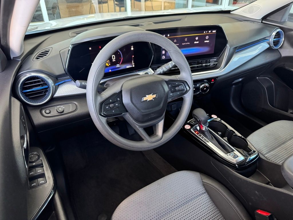 Used 2025 Chevrolet Trax LT SUV
