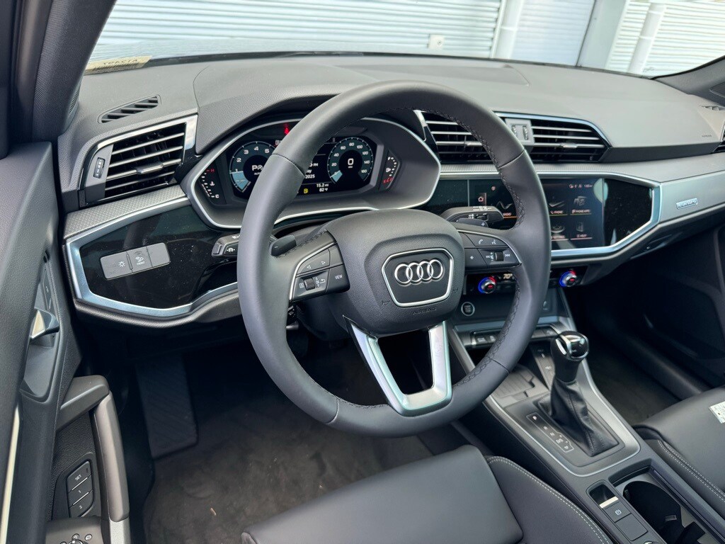 2025 Audi Q3 Premium S line photo 3