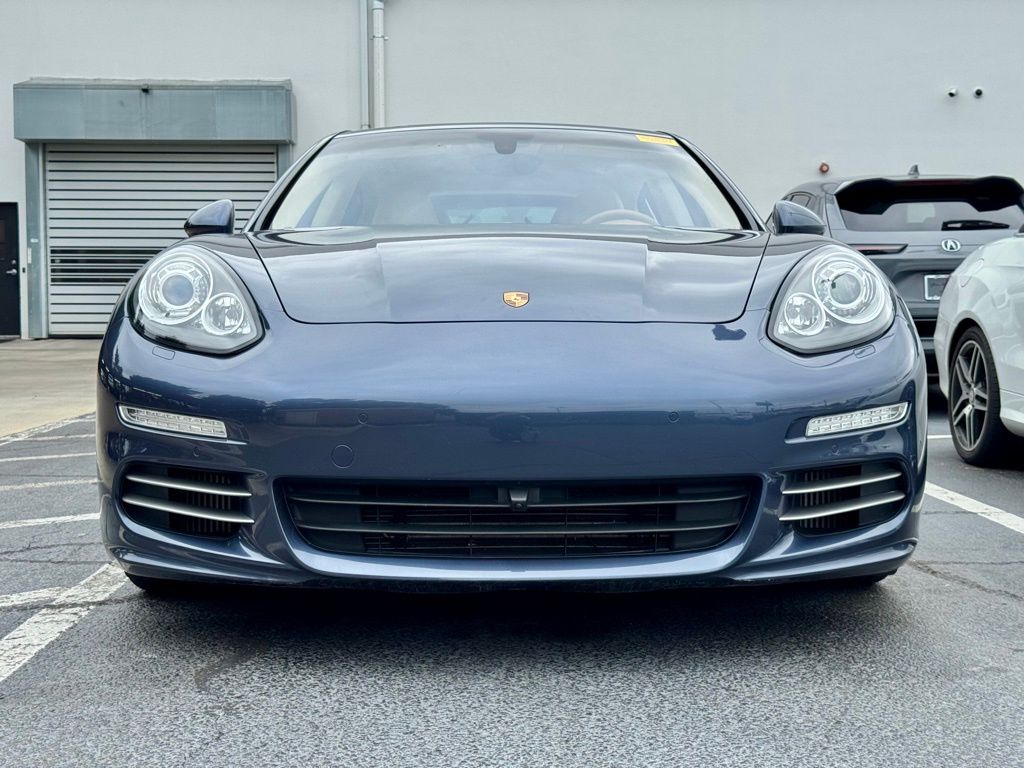 2015 Porsche Panamera 4S Executive photo 2
