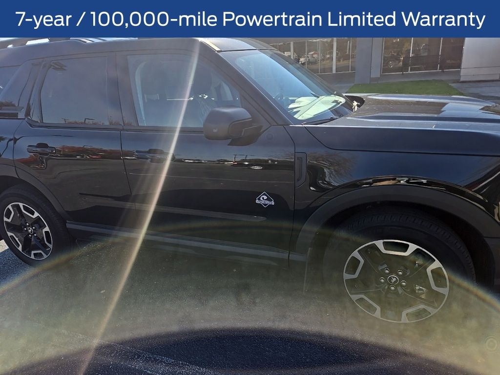 2023 Ford Bronco Sport Outer Banks photo 2