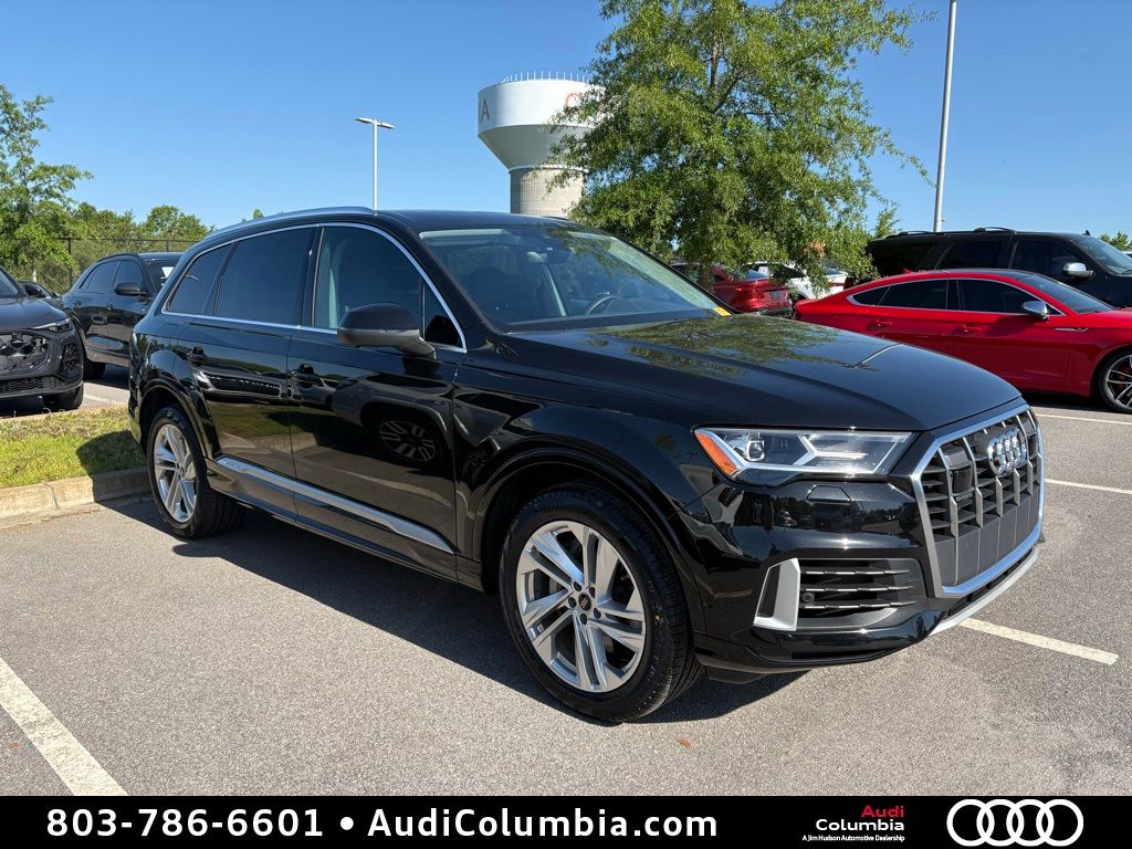 2023 Audi Q7 55 Premium Plus quattro Tiptronic's photo