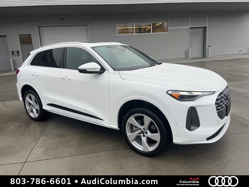 2025 Audi New Q5 Premium's photo