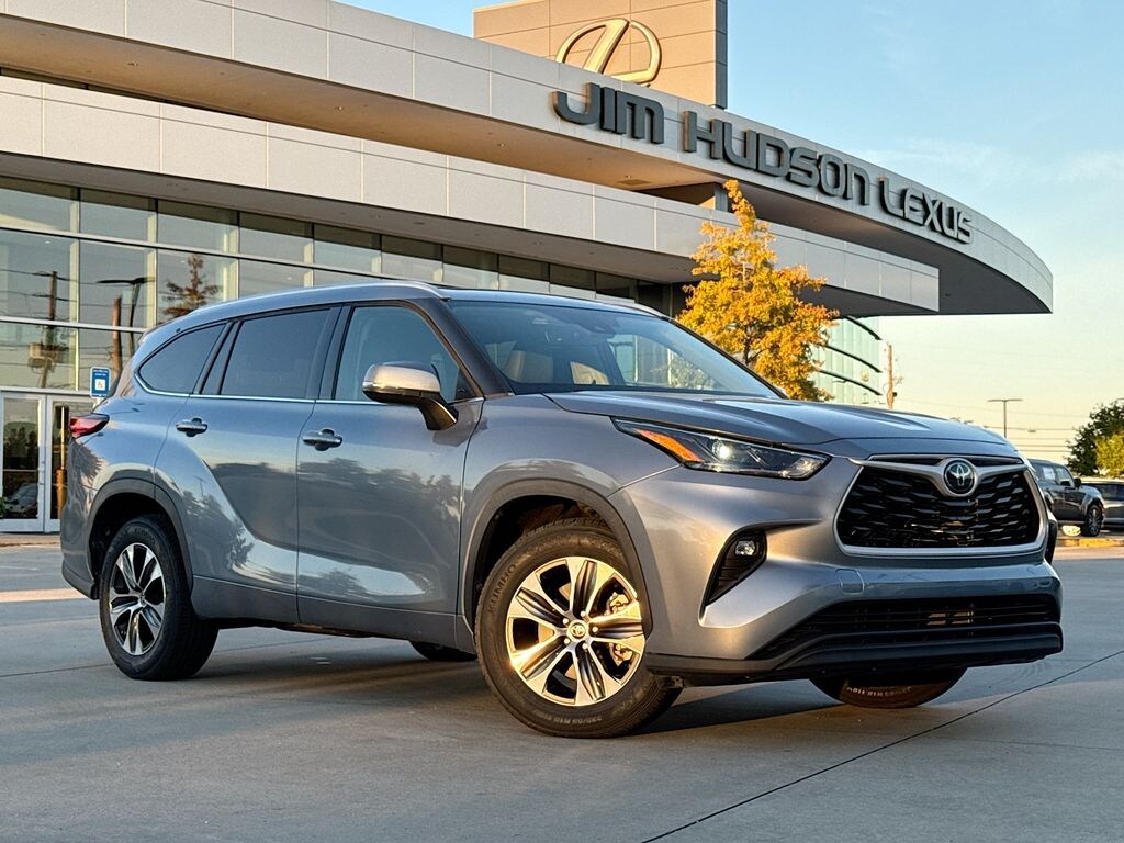 Used 2022 Toyota Highlander XLE SUV