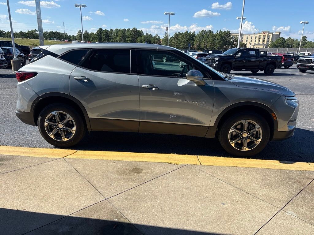 Used 2025 Chevrolet Blazer LT w/2LT SUV