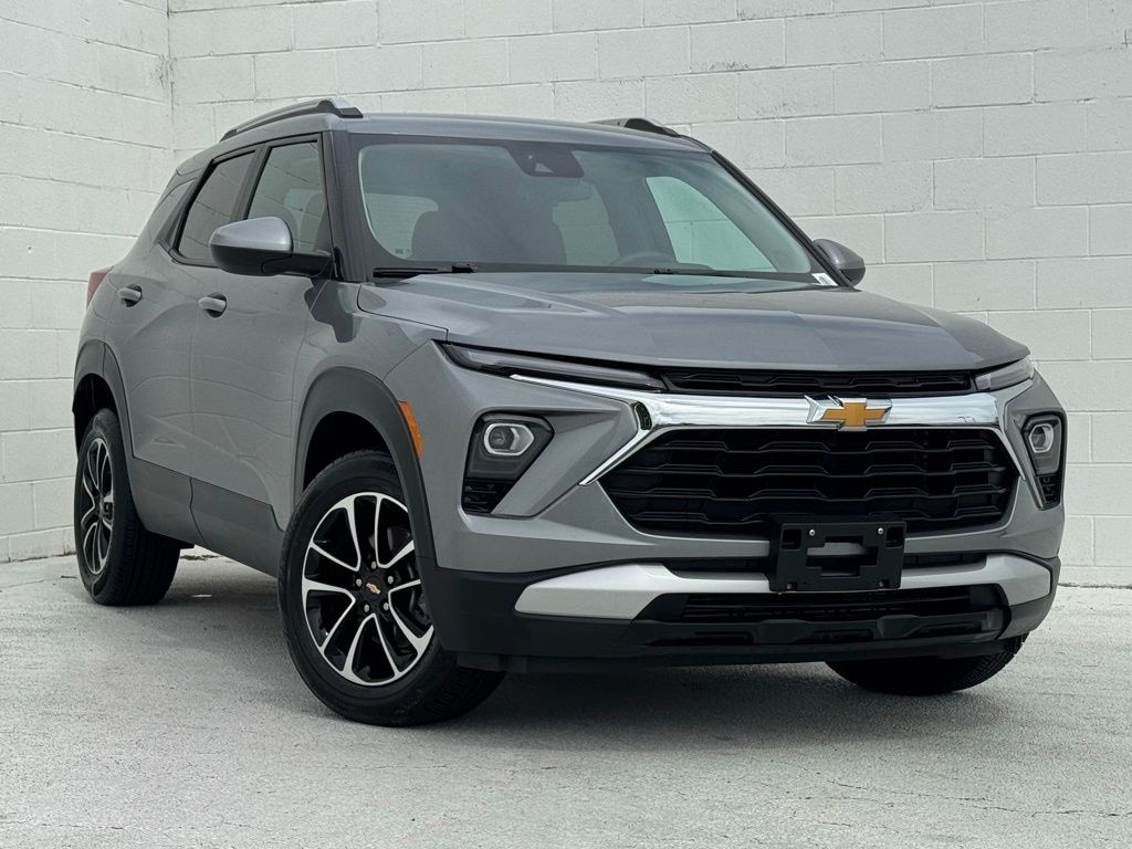 Used 2025 Chevrolet Trailblazer LT SUV