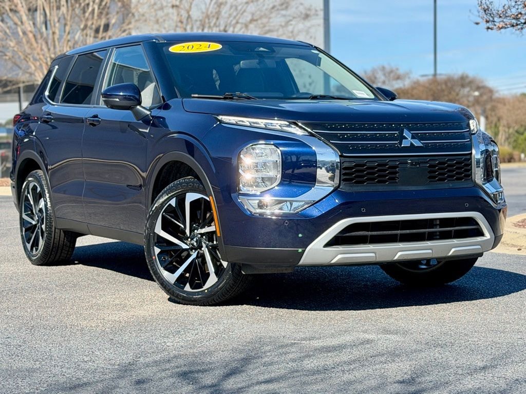 Used 2024 Mitsubishi Outlander SE SUV