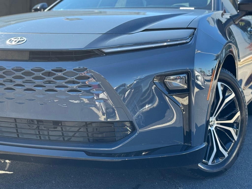 Used 2025 Toyota Crown Signia XLE SUV