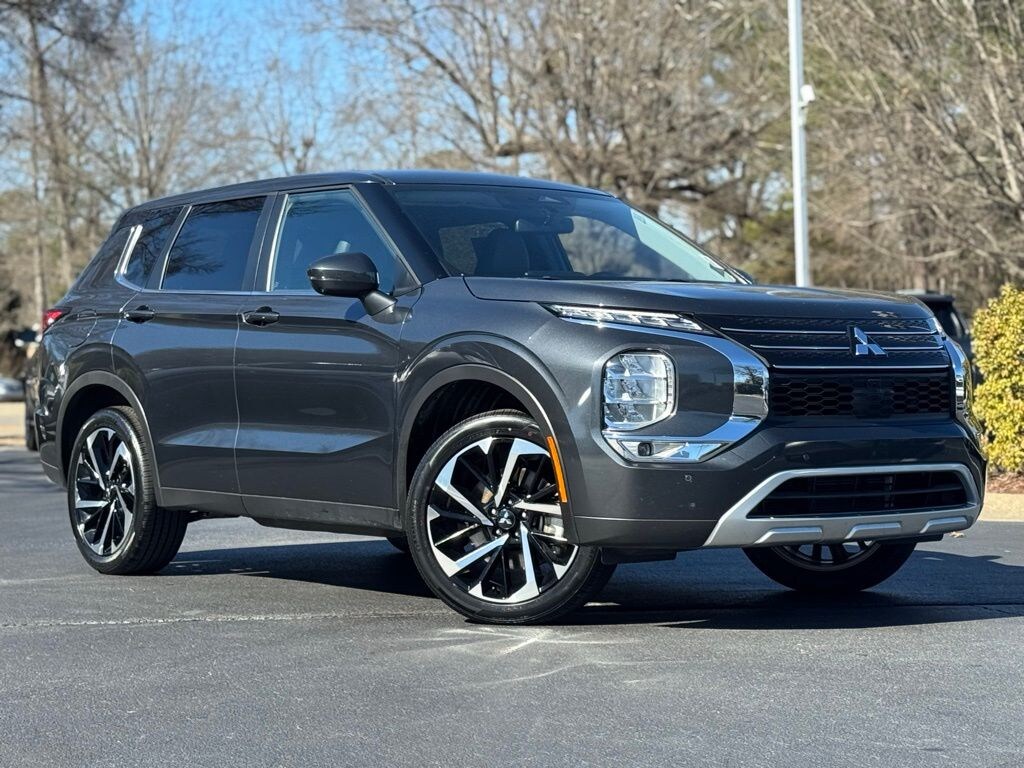 Used 2024 Mitsubishi Outlander SE SUV
