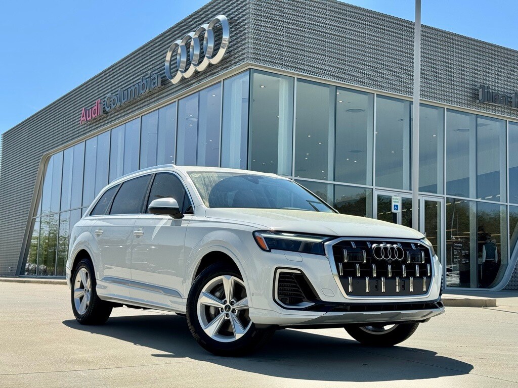 2025 Audi Q7 55 Premium photo 2