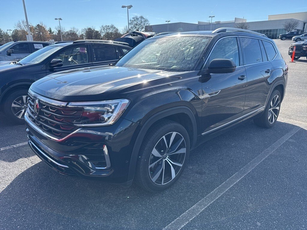 Used 2024 Volkswagen Atlas 2.0T SEL Premium R-Line SUV