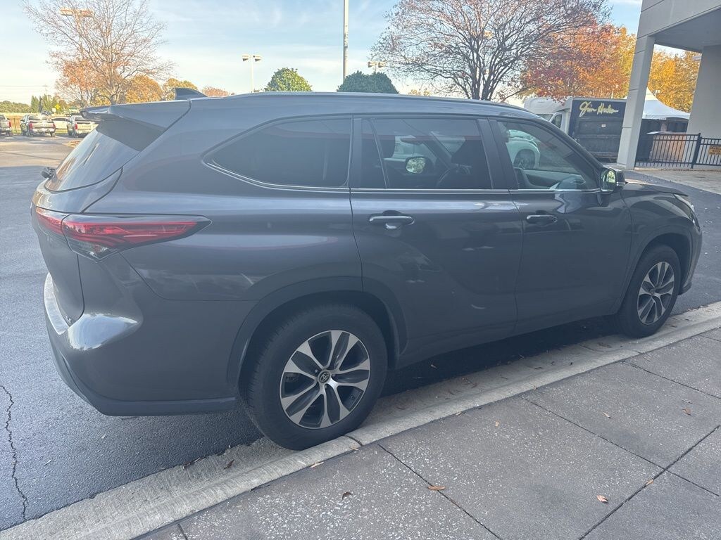 Used 2023 Toyota Highlander XLE SUV