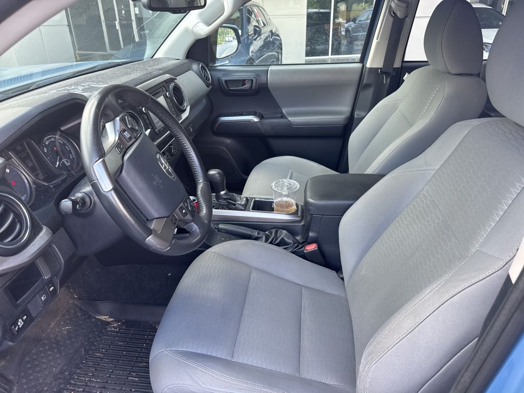 2019 Toyota Tacoma SR5 V6 photo 4