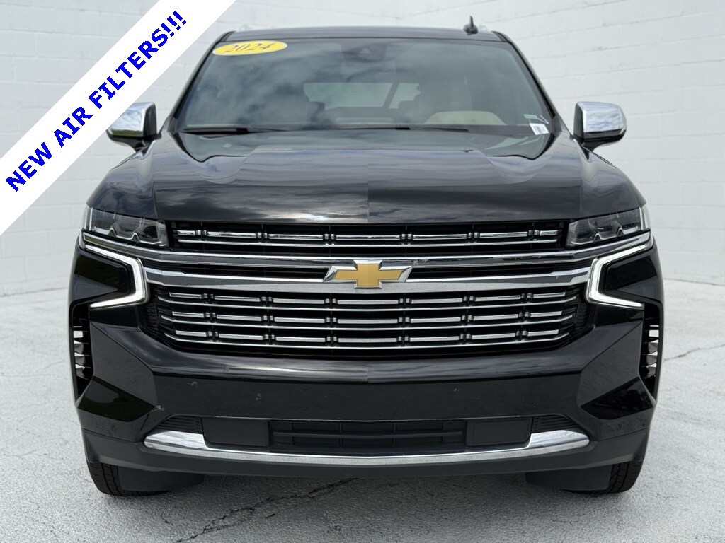 2024 Chevrolet Suburban Premier photo 2