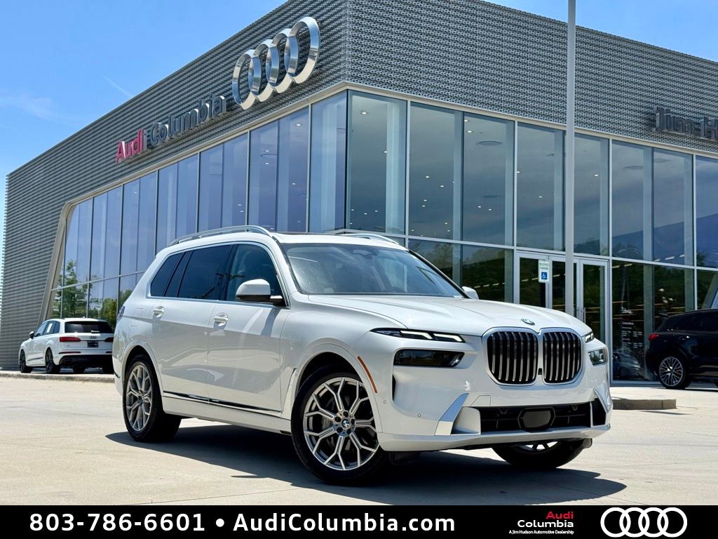 2023 BMW X7 xDrive40i's photo