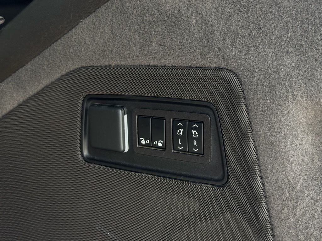 2023 Cadillac Escalade Premium Luxury - Photo 39