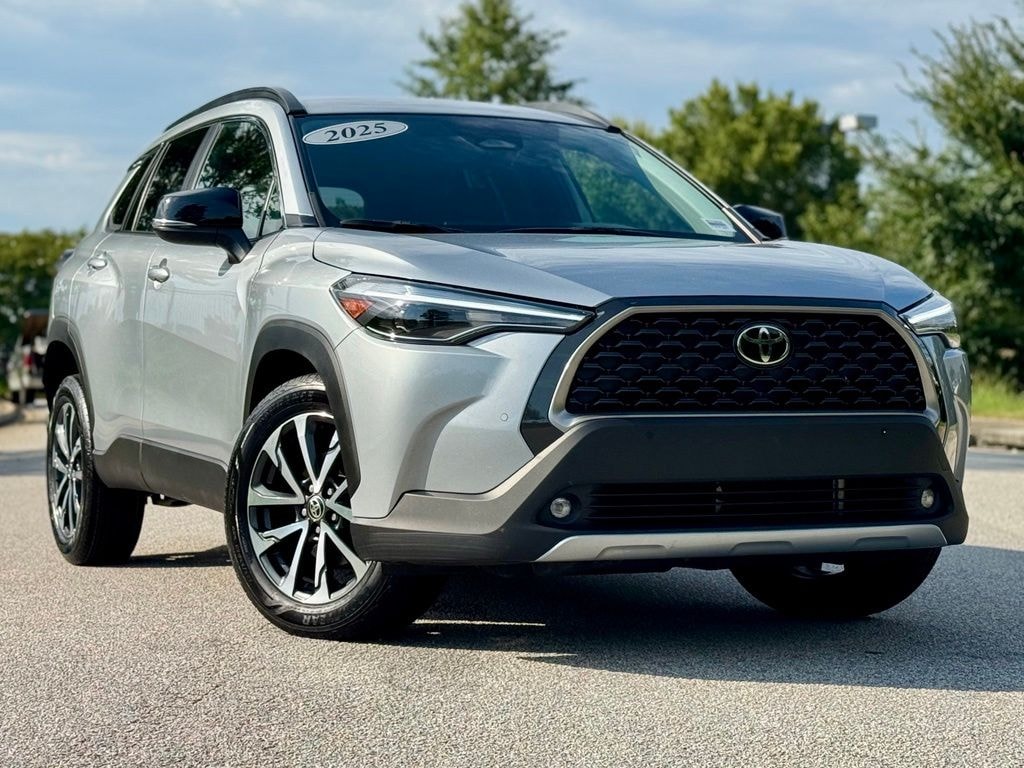 Used 2025 Toyota Corolla Cross XLE SUV