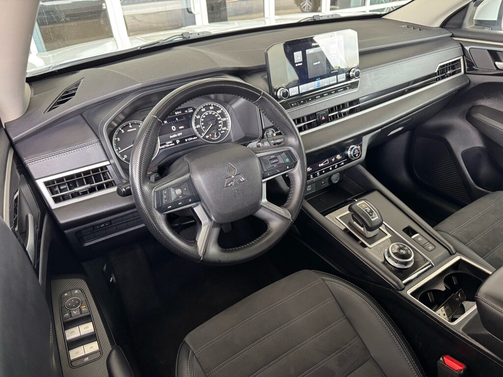 Used 2024 Mitsubishi Outlander SE SUV