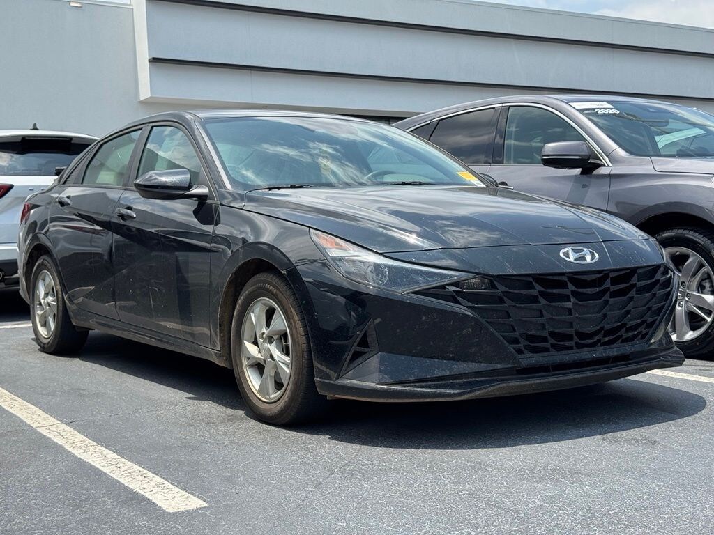 Used 2023 Hyundai Elantra SE Sedan