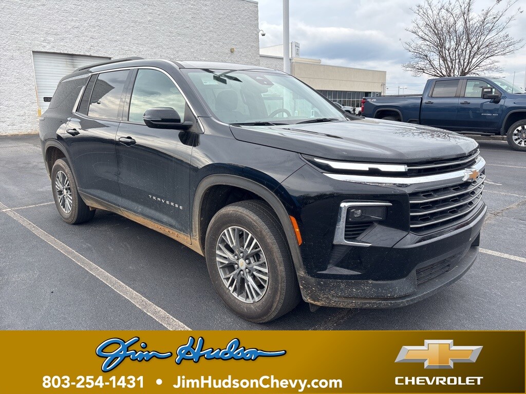 Used 2025 Chevrolet Traverse LT SUV