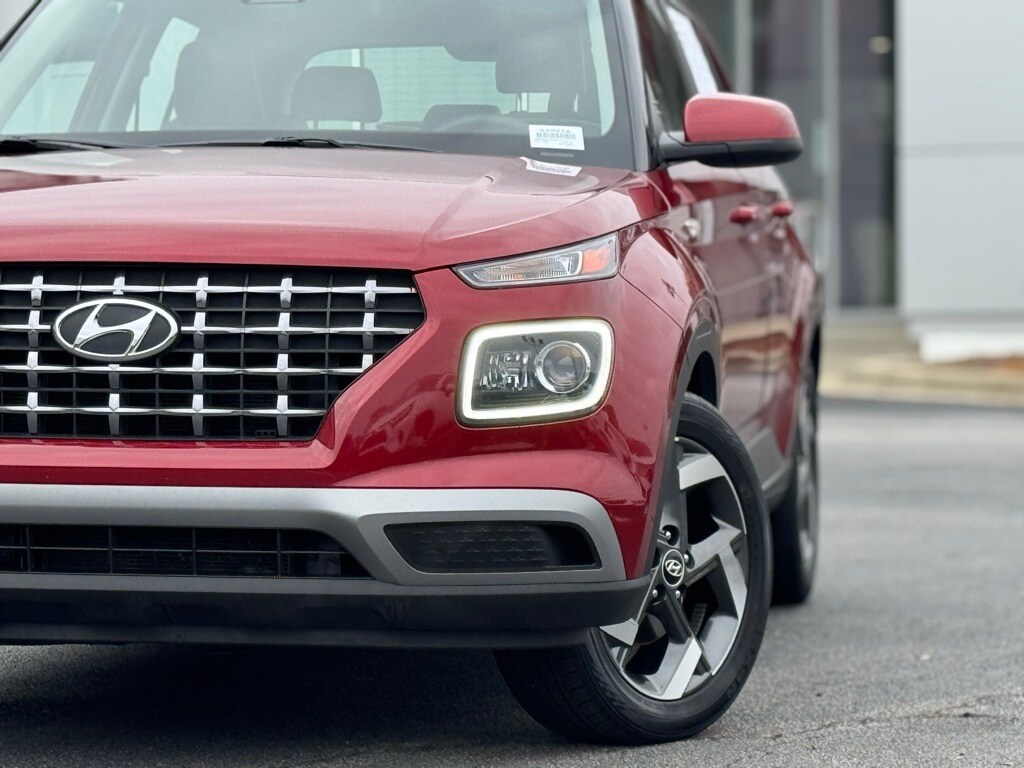 Used 2023 Hyundai Venue Limited SUV